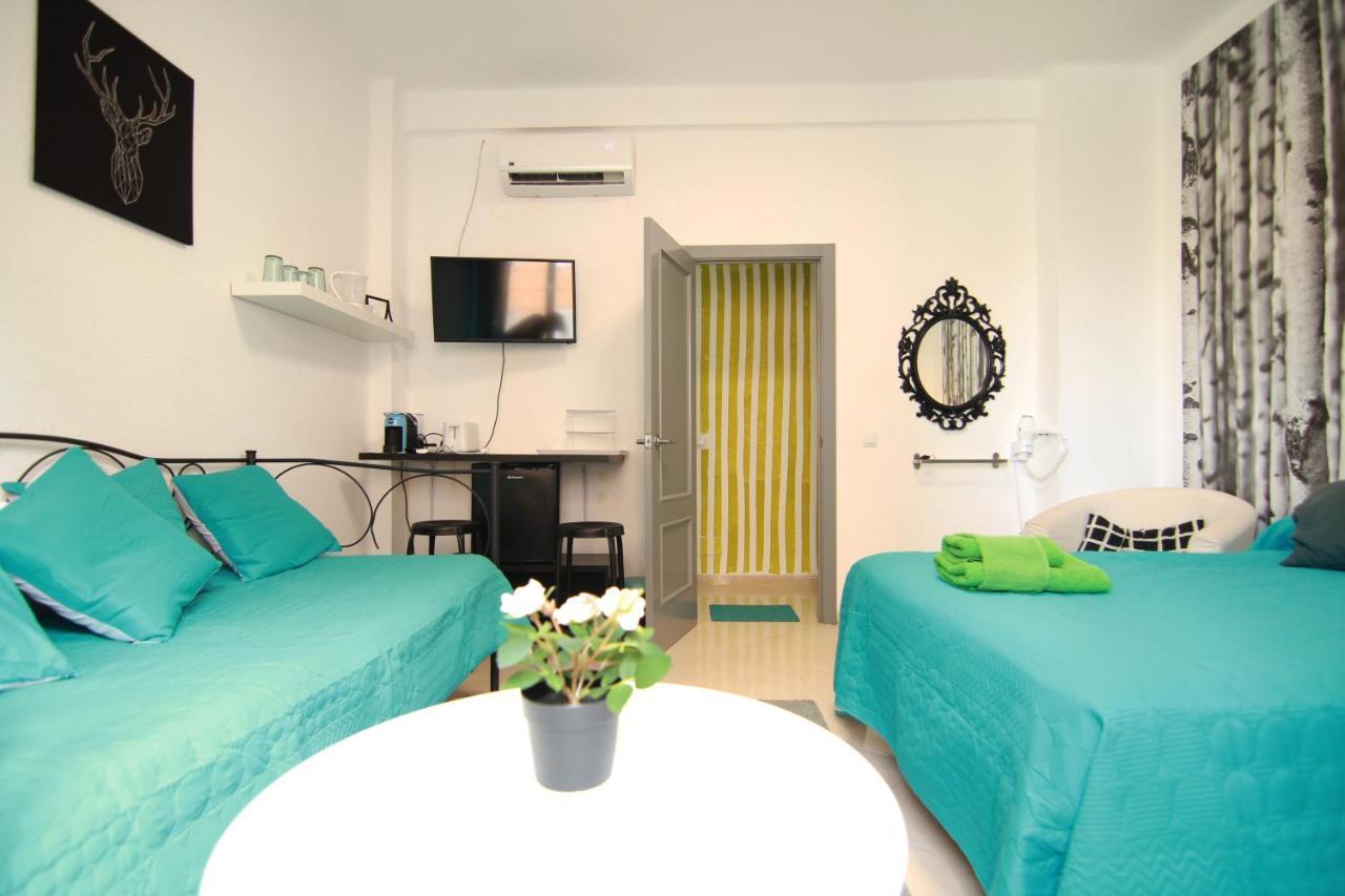 Arriola Rooms مالقة المظهر الخارجي الصورة